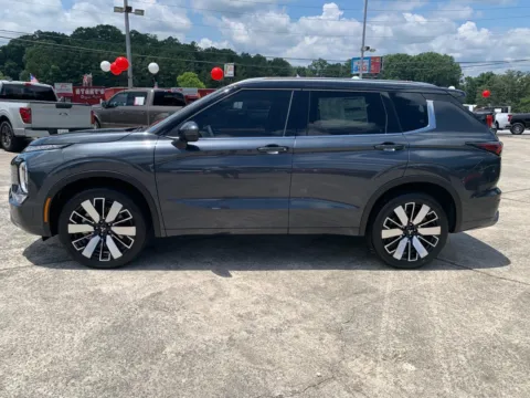More photos of 2025 Mitsubishi Outlander SEL at Cherokee Mitsubishi, GA