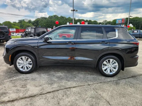 More photos of 2025 Mitsubishi Outlander ES at Cherokee Mitsubishi, GA