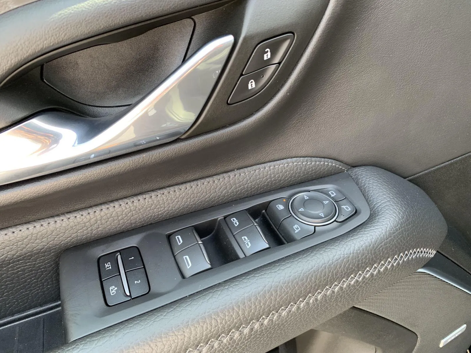 2023 GMC Yukon Denali - Photo 14