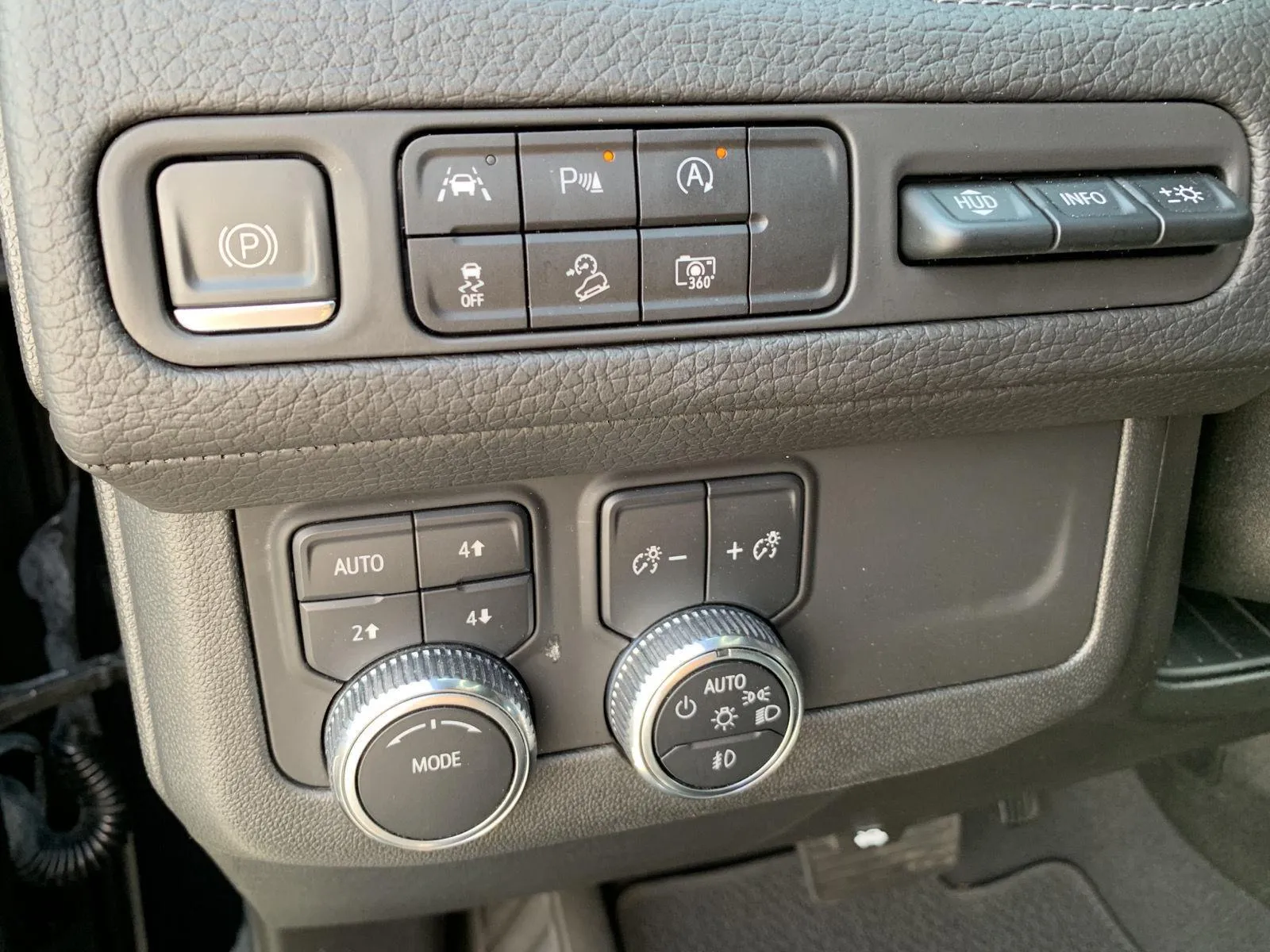 2023 GMC Yukon Denali - Photo 19