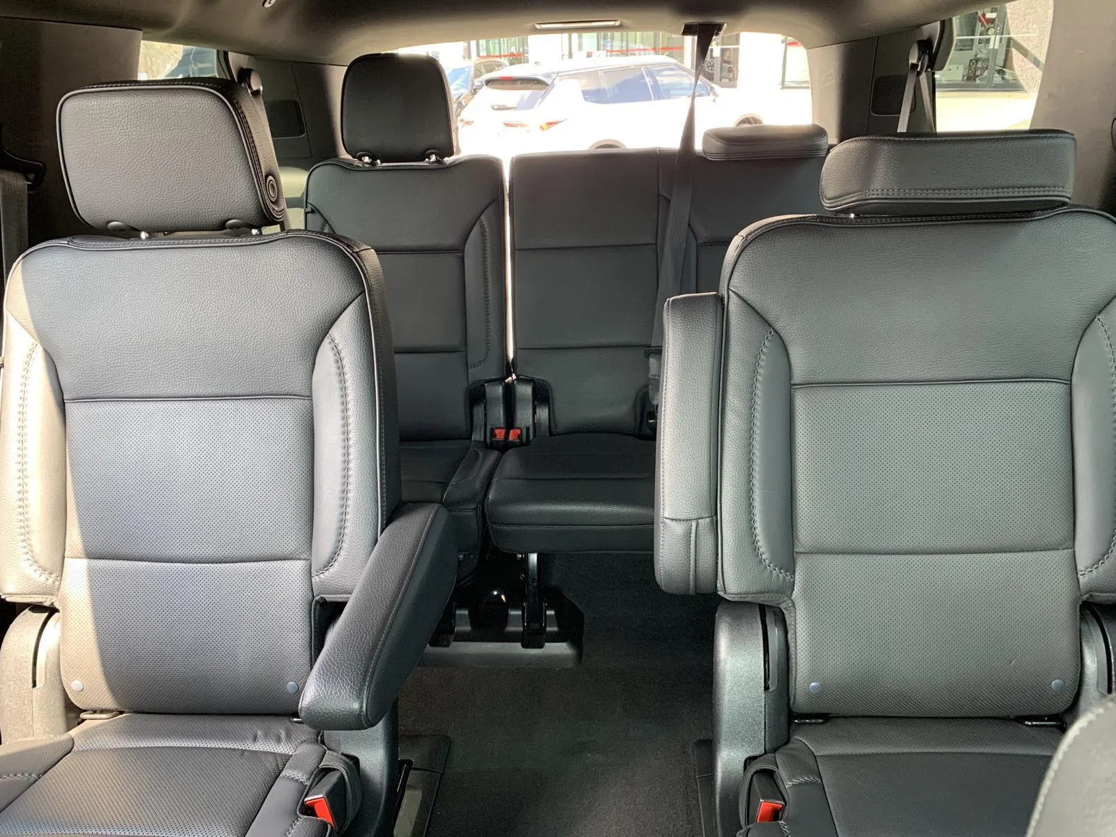2023 GMC Yukon Denali - Photo 27
