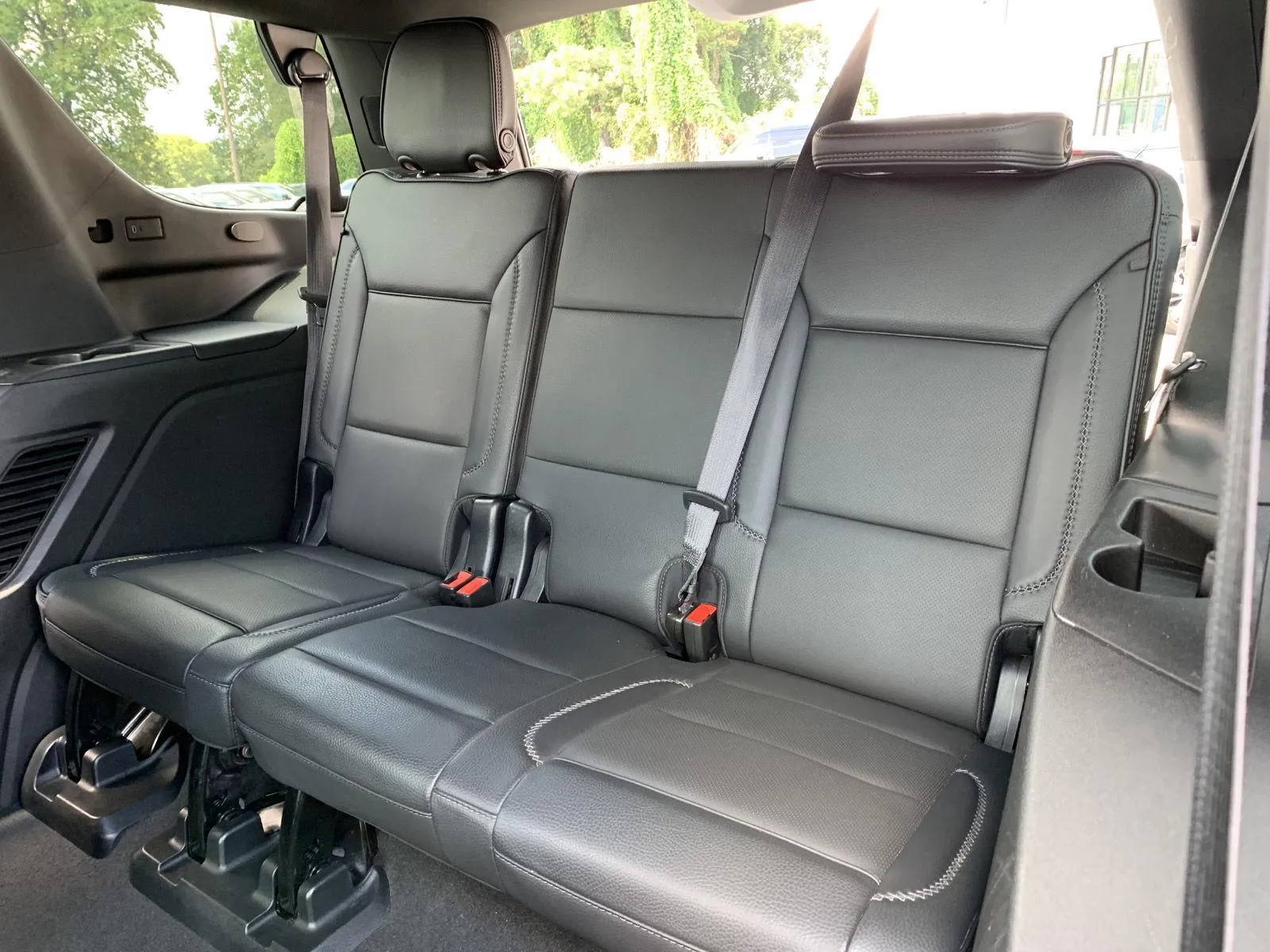 2023 GMC Yukon Denali - Photo 30