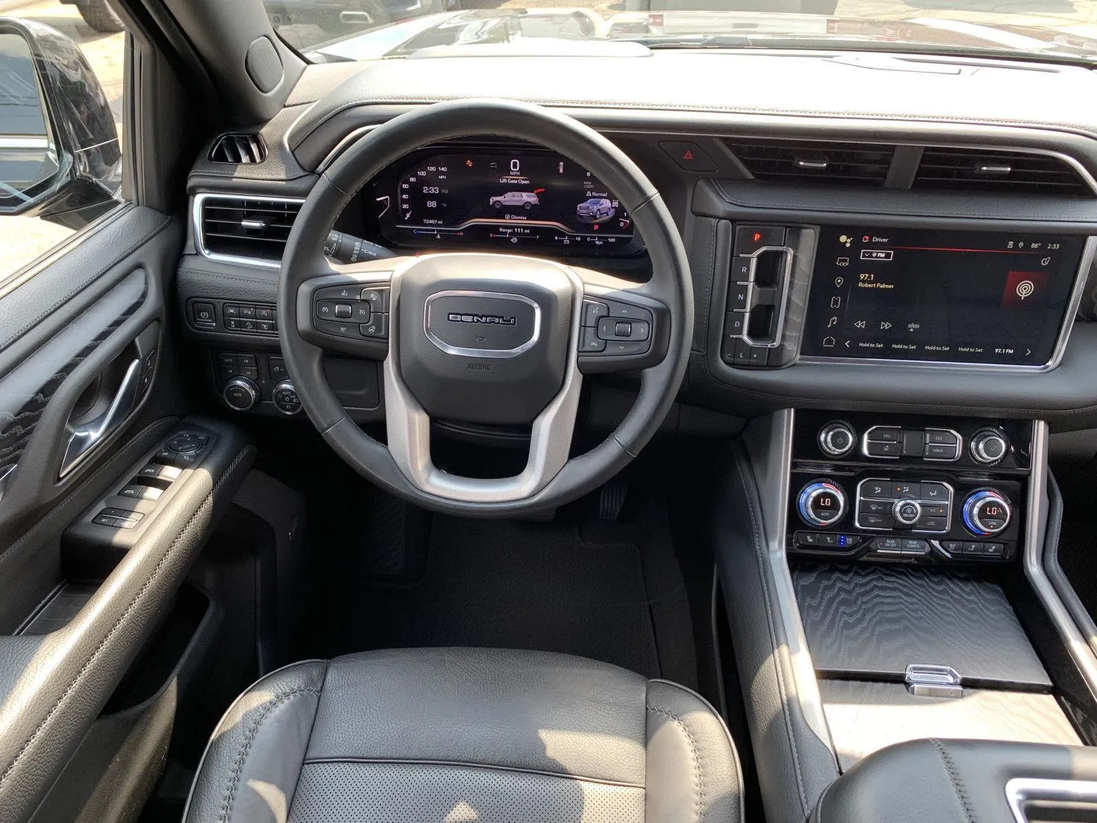 2023 GMC Yukon Denali - Photo 32