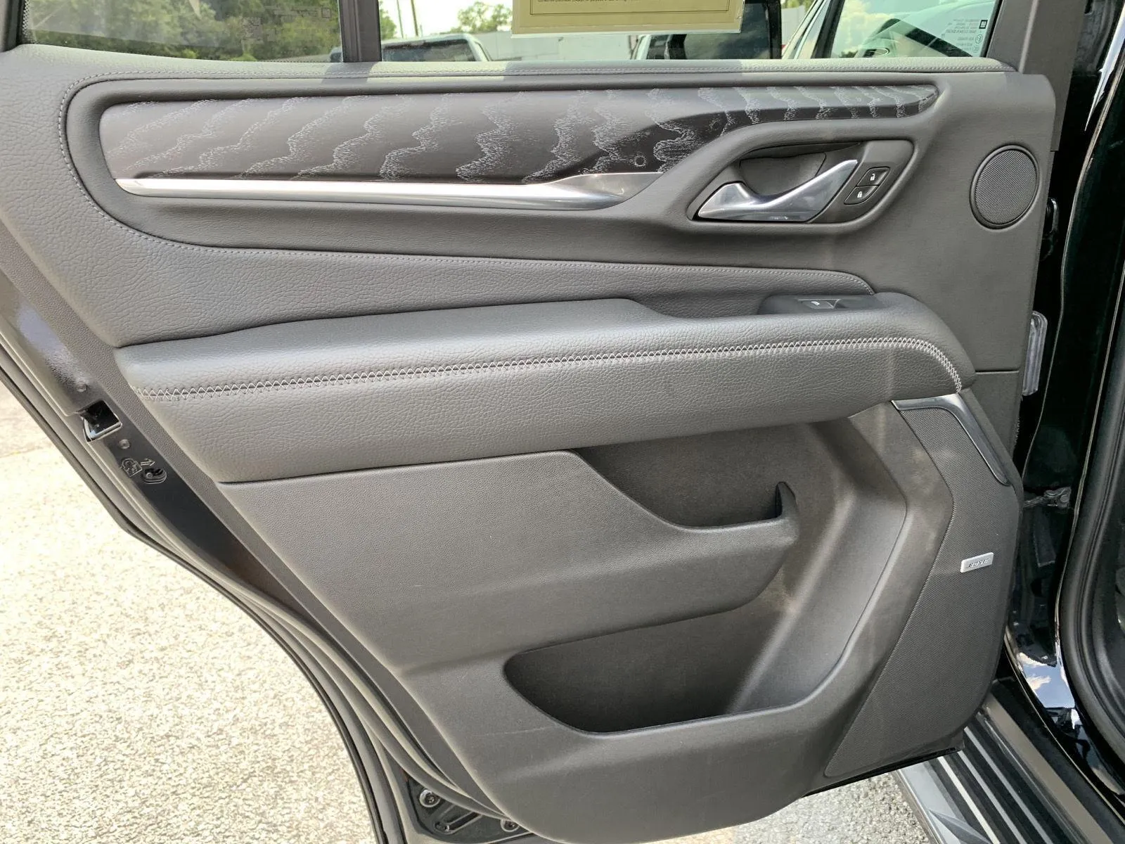 2023 GMC Yukon Denali - Photo 34