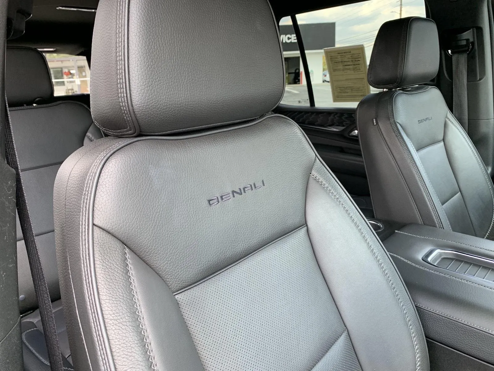 2023 GMC Yukon Denali - Photo 43