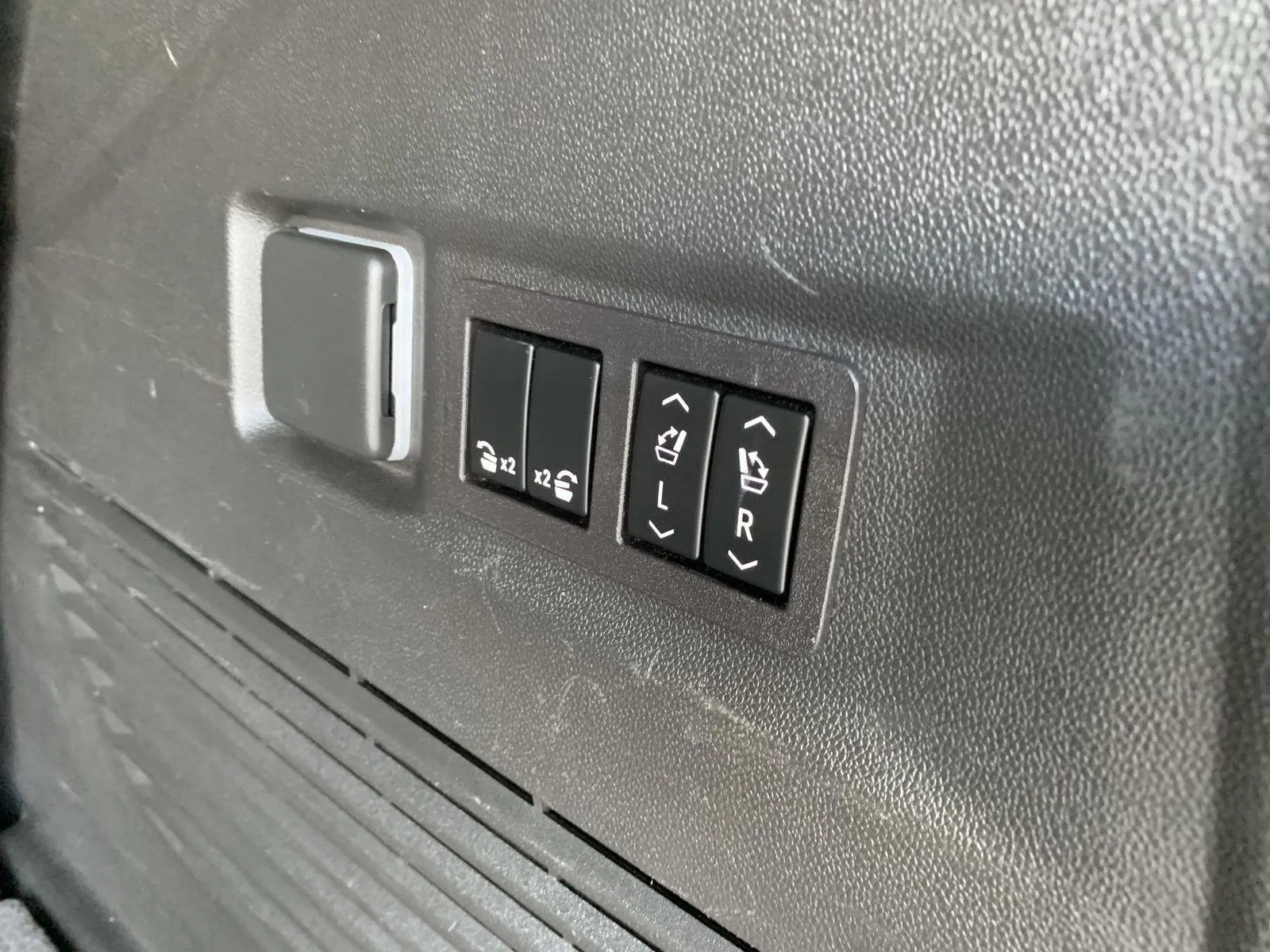 2023 GMC Yukon Denali - Photo 50