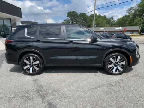 Photos of 2025 Mitsubishi Outlander SE for sale in Canton, GA at Cherokee Mitsubishi