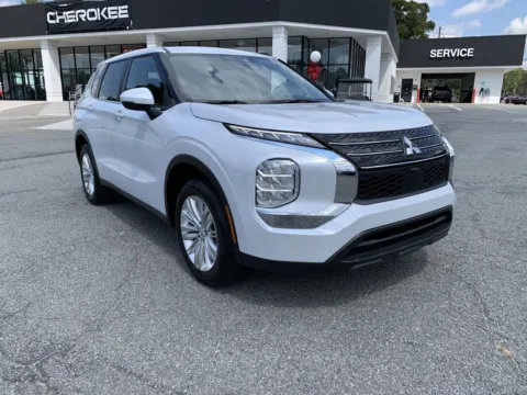 White 2024 Mitsubishi Outlander ES for sale in Canton, GA