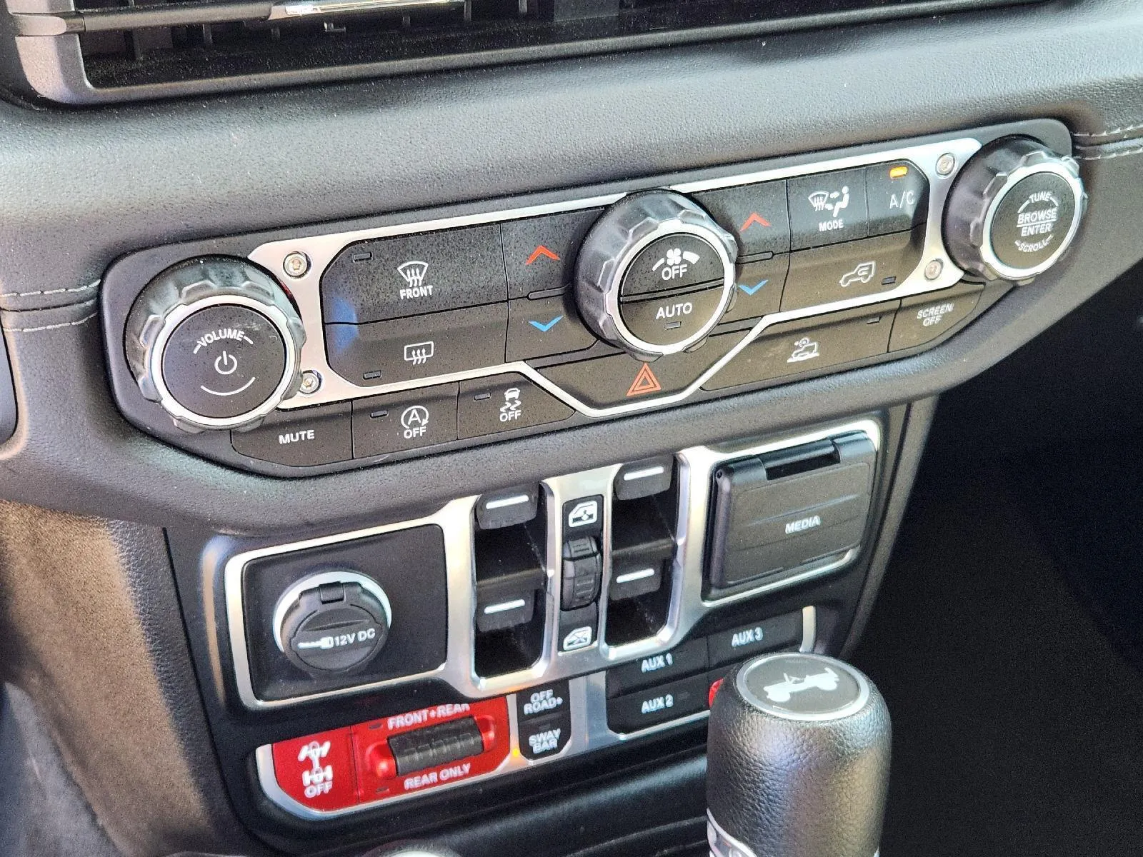 2024 Jeep Wrangler 4-Door Rubicon - Photo 24