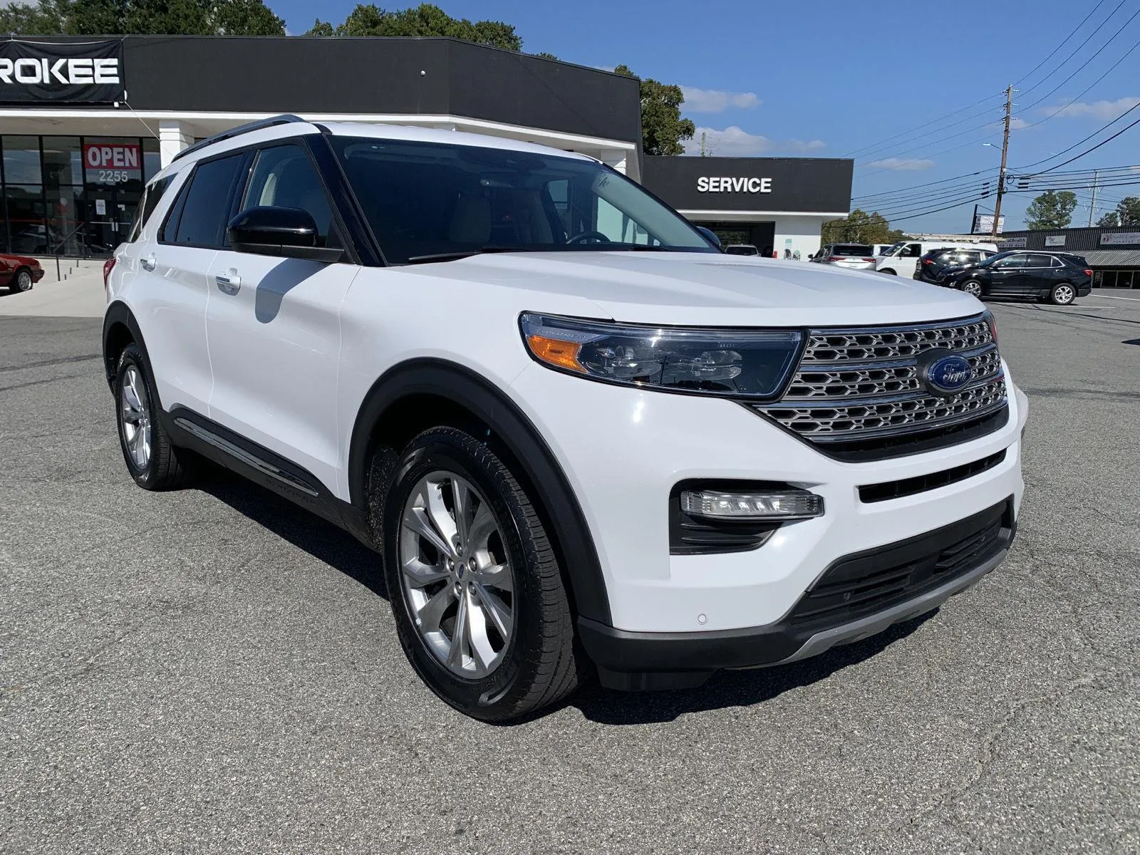 2024 Ford Explorer Limited's photo