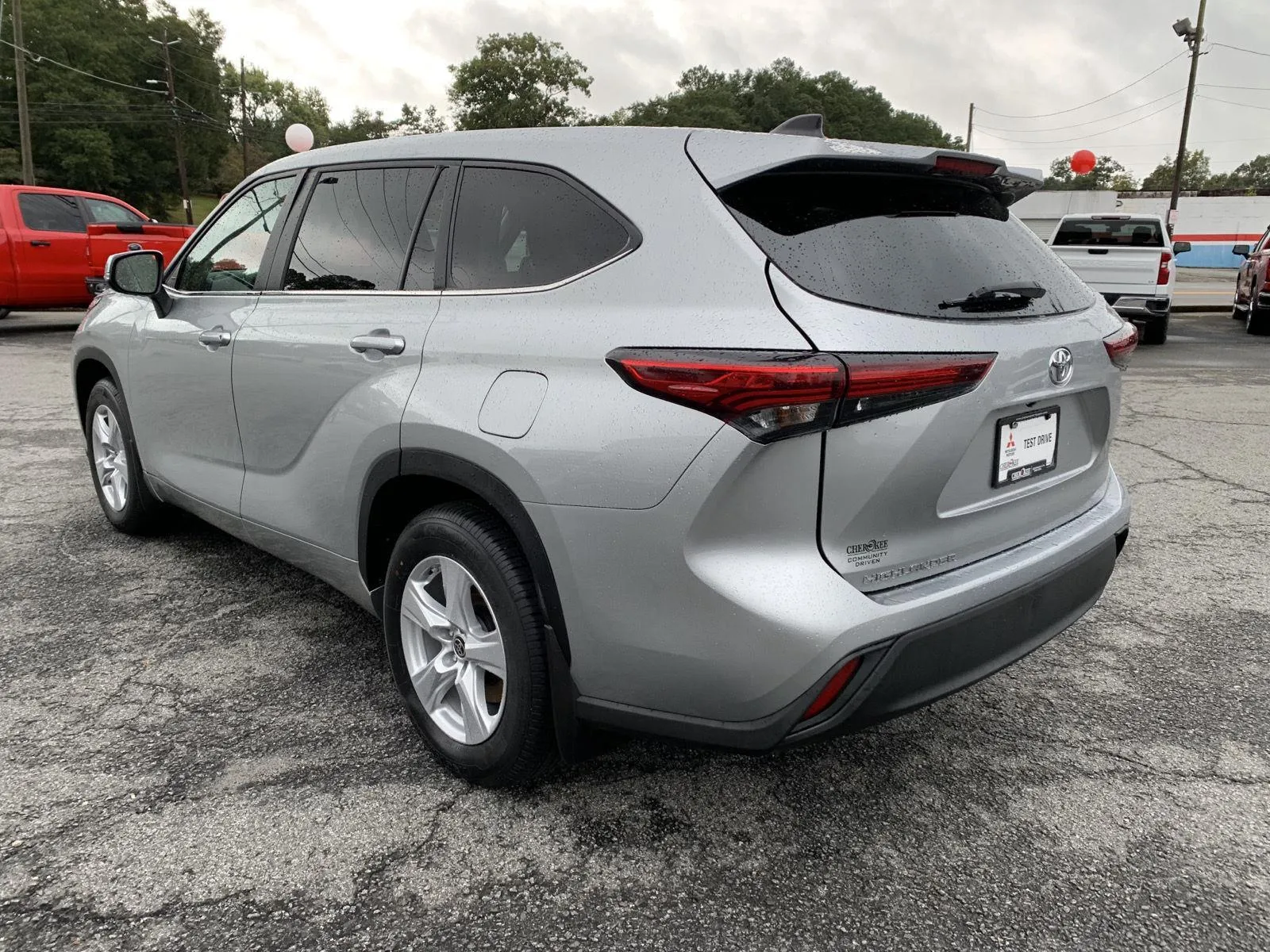 2024 Toyota Highlander XLE - Photo 9