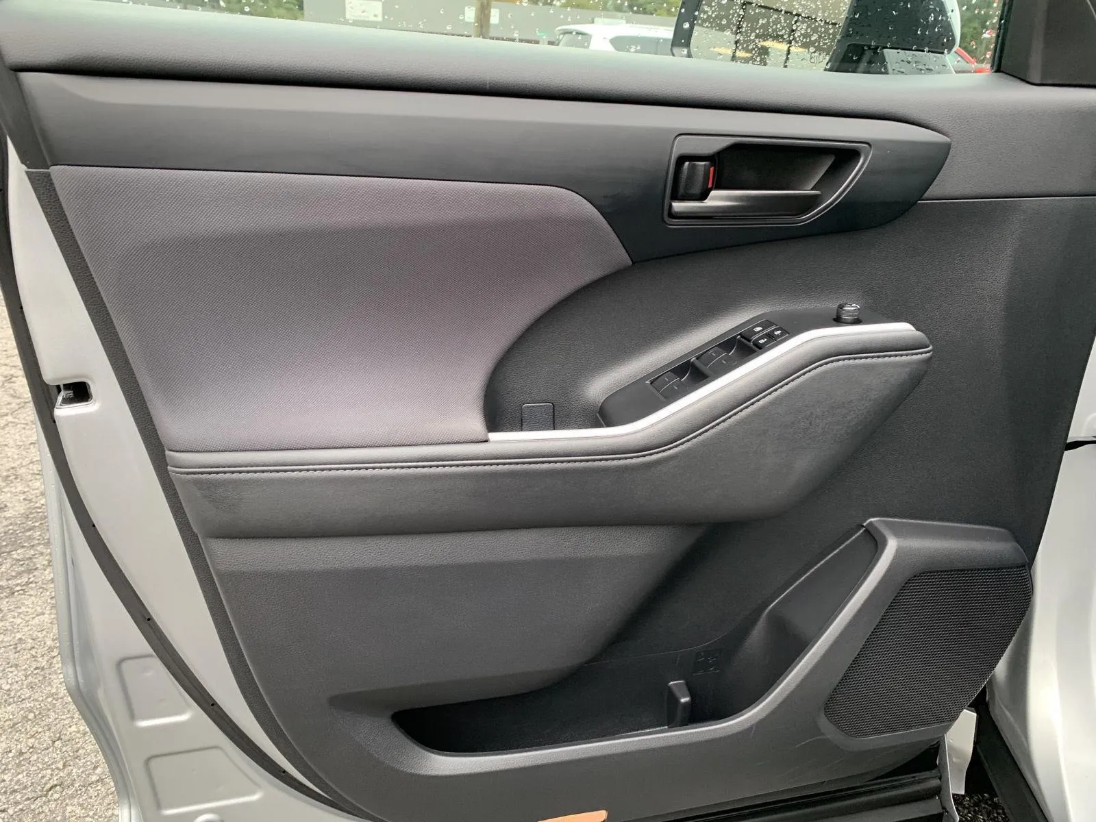 2024 Toyota Highlander XLE - Photo 10