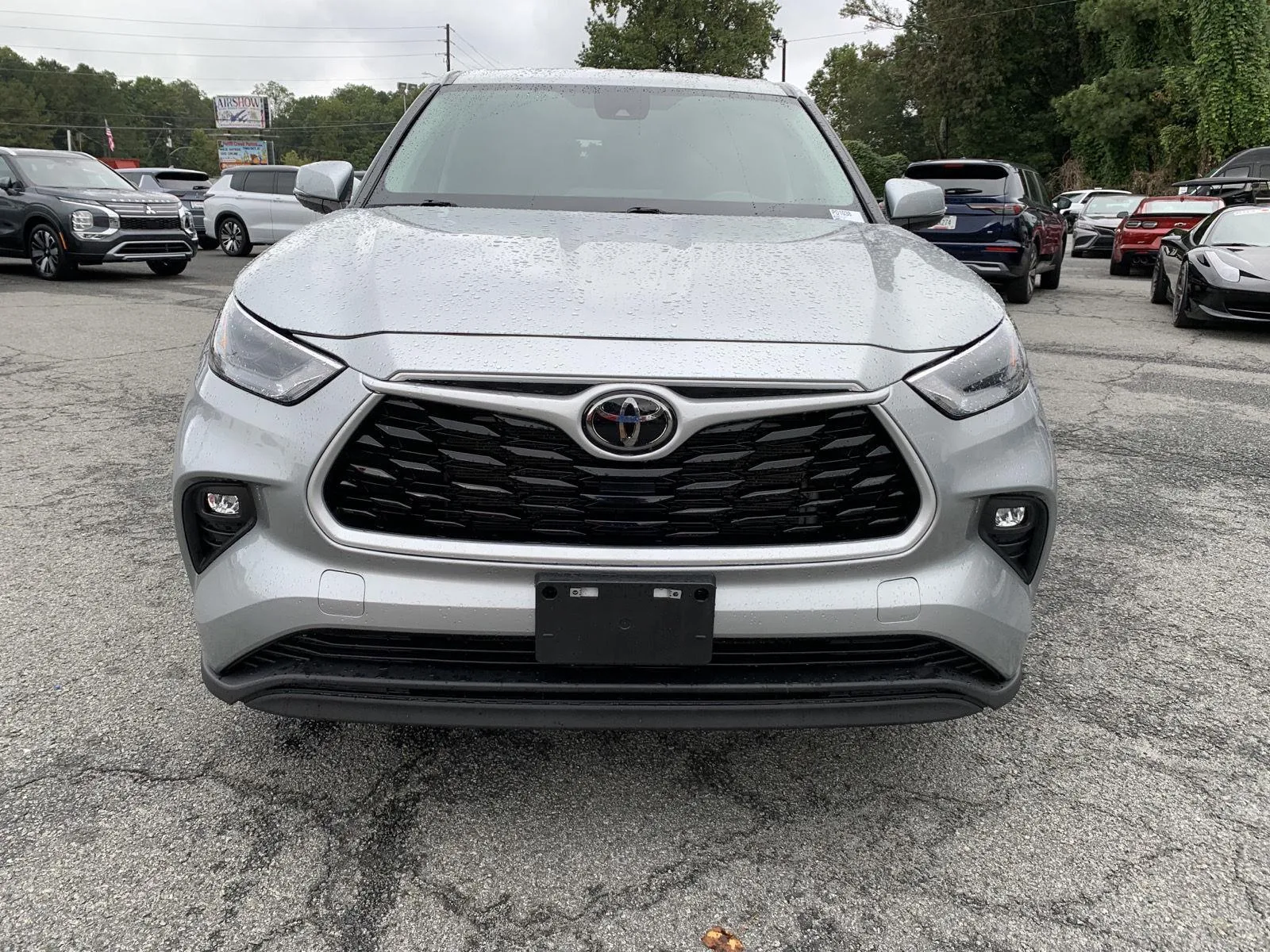 2024 Toyota Highlander XLE - Photo 12