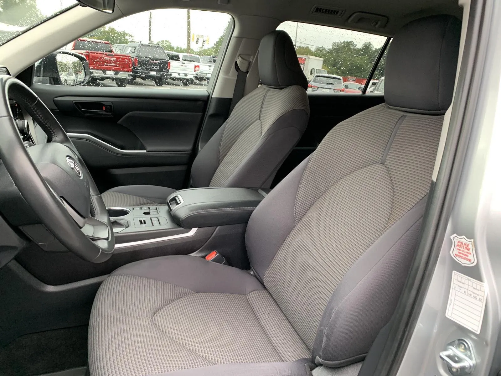 2024 Toyota Highlander XLE - Photo 14