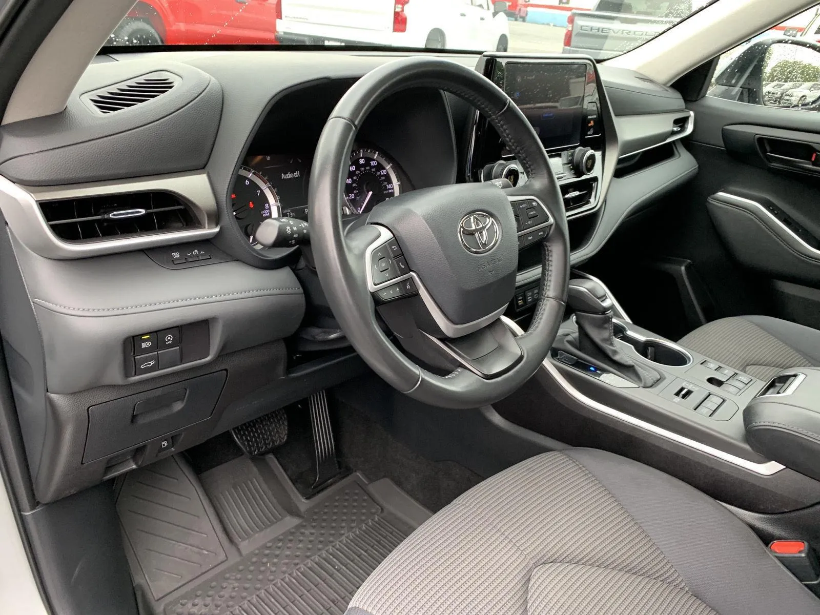2024 Toyota Highlander XLE - Photo 18