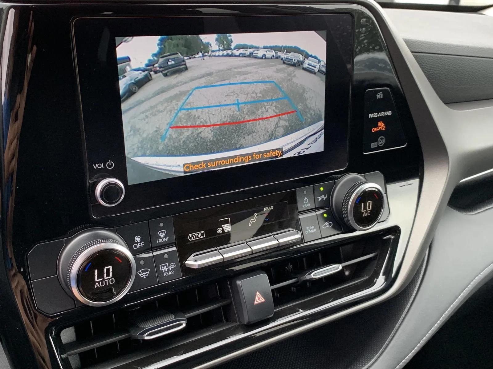 2024 Toyota Highlander XLE - Photo 23