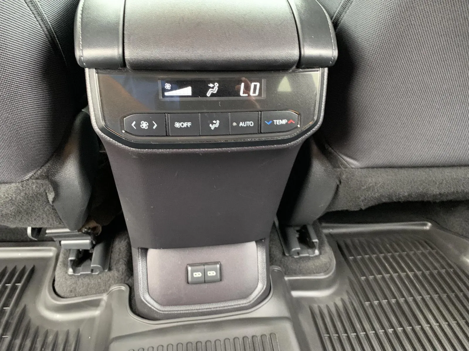 2024 Toyota Highlander XLE - Photo 28