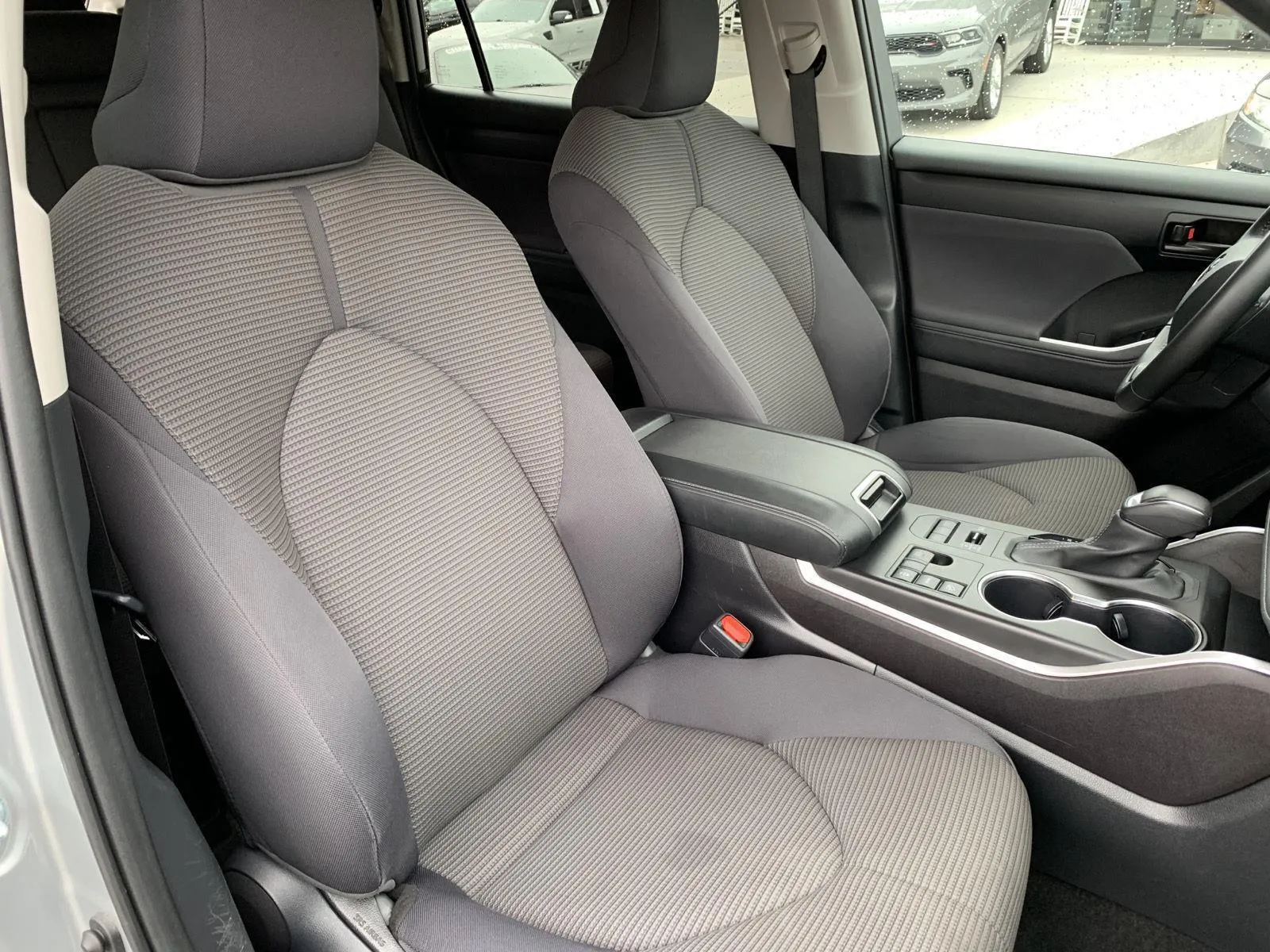 2024 Toyota Highlander XLE - Photo 38