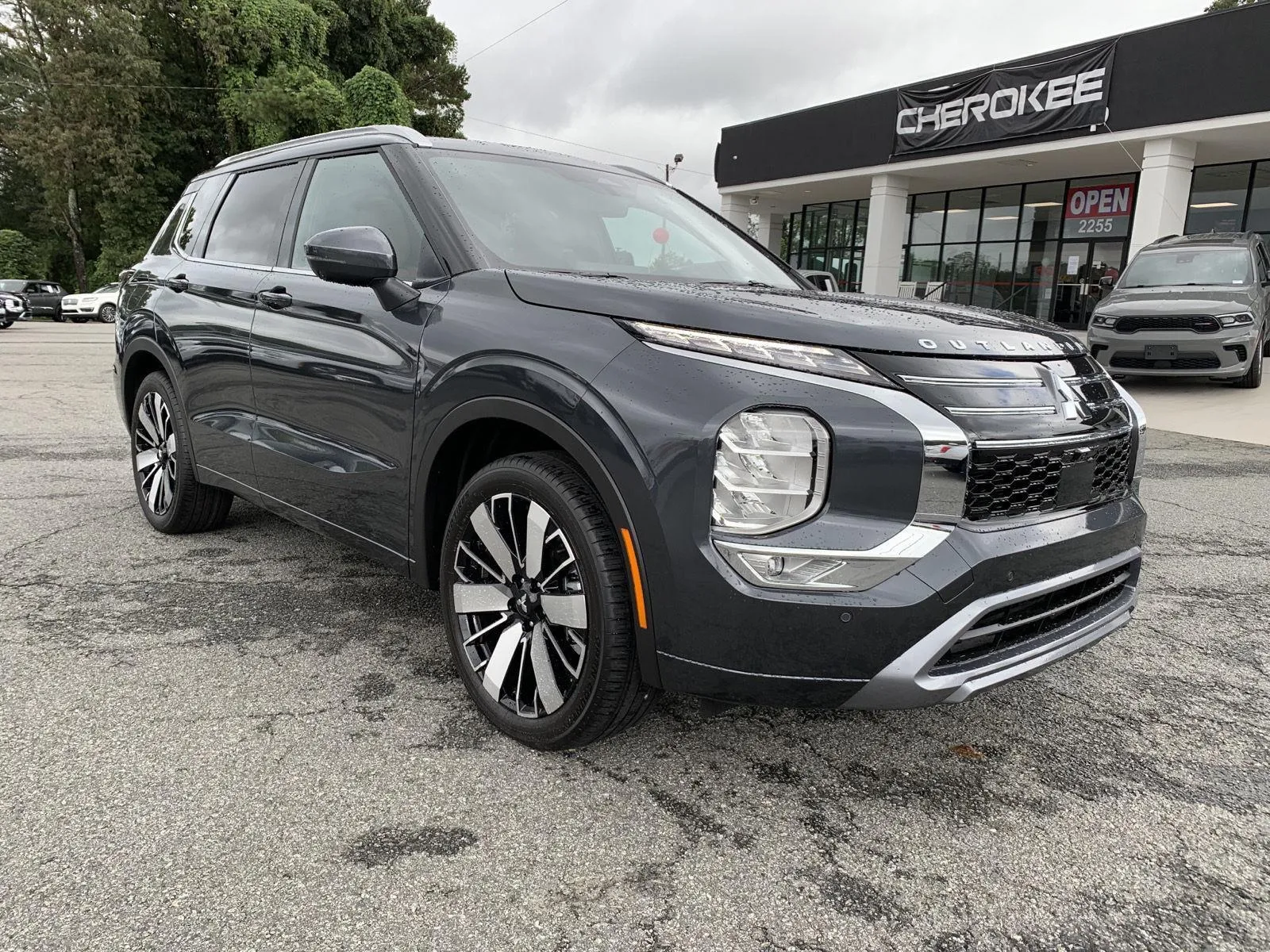 2025 Mitsubishi Outlander SEL's photo