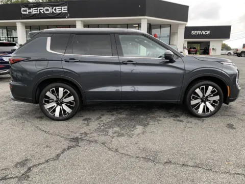 Photos of 2025 Mitsubishi Outlander SEL for sale in Canton, GA at Cherokee Mitsubishi