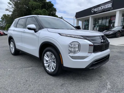 White 2025 Mitsubishi Outlander ES for sale in Canton, GA