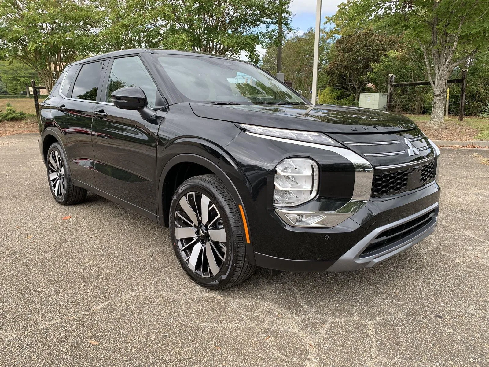Black 2025 Mitsubishi Outlander SE for sale in Canton, GA