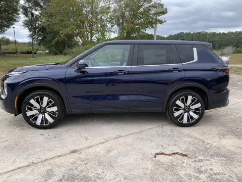 More photos of 2025 Mitsubishi Outlander SE at Cherokee Mitsubishi, GA