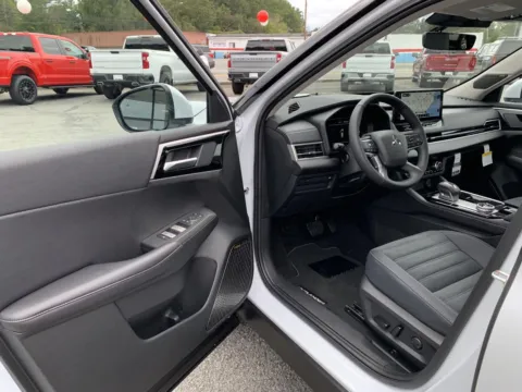 More photos of 2025 Mitsubishi Outlander Trail Edition at Cherokee Mitsubishi, GA