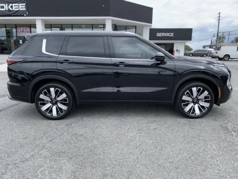 Photos of 2025 Mitsubishi Outlander SEL for sale in Canton, GA at Cherokee Mitsubishi