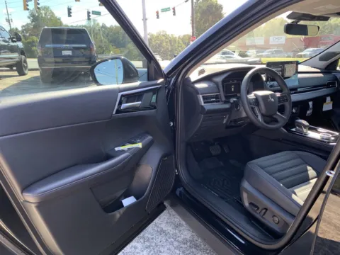More photos of 2025 Mitsubishi Outlander SE at Cherokee Mitsubishi, GA