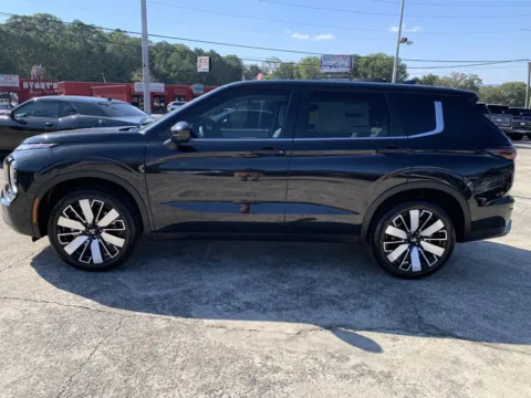 Photos of 2025 Mitsubishi Outlander SE for sale in Canton, GA at Cherokee Mitsubishi