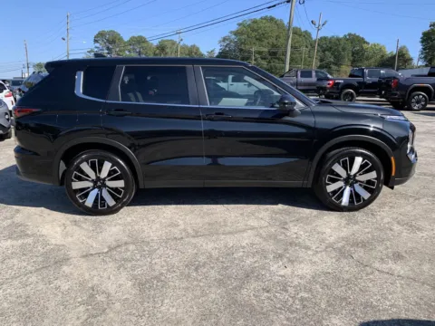 More photos of 2025 Mitsubishi Outlander SE at Cherokee Mitsubishi, GA