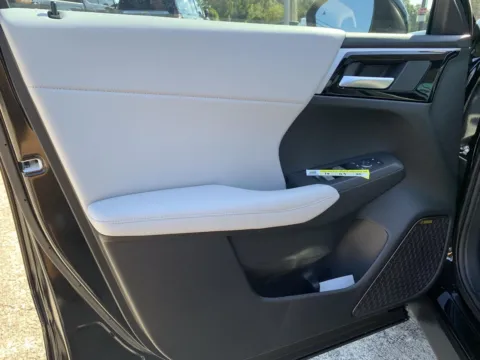 More photos of 2025 Mitsubishi Outlander SE at Cherokee Mitsubishi, GA