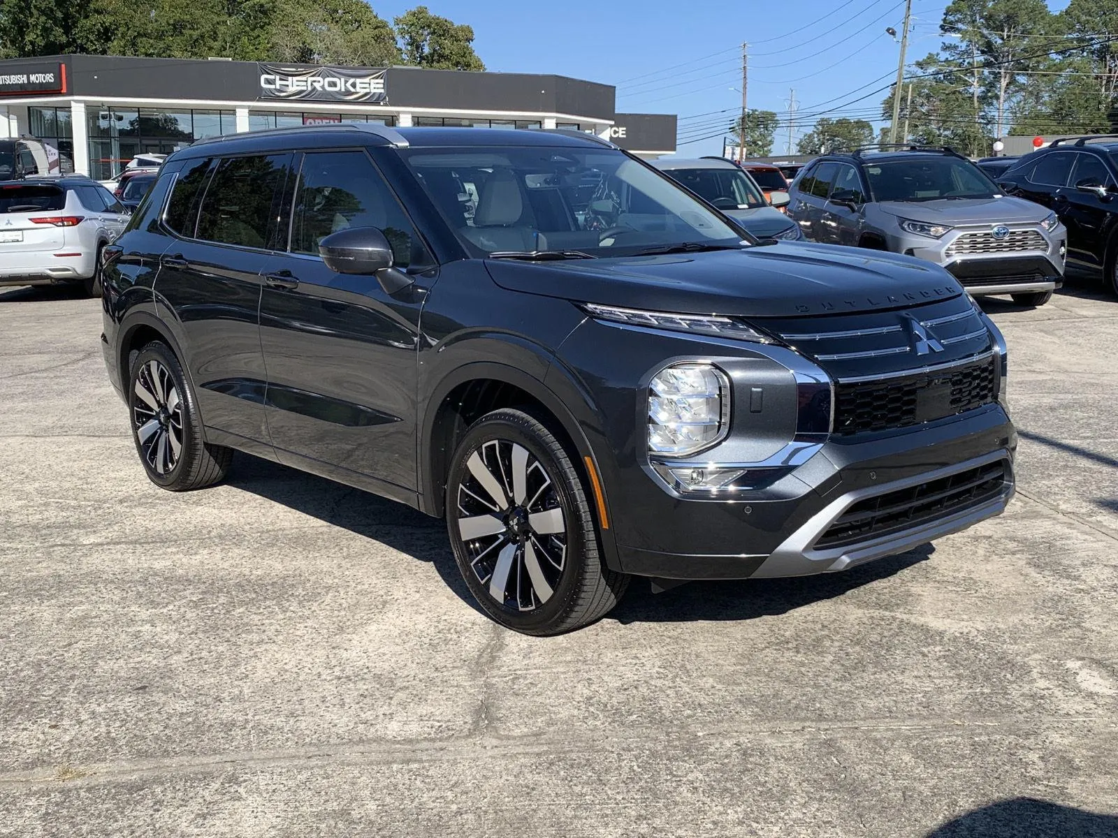 2025 Mitsubishi Outlander SEL's photo