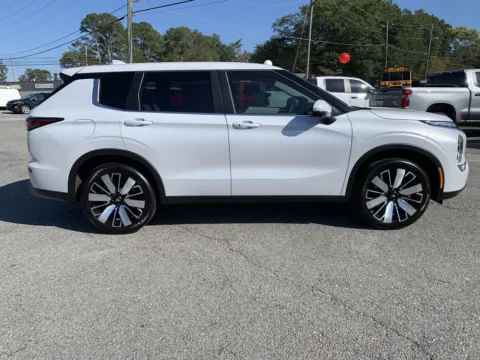 Photos of 2025 Mitsubishi Outlander SE for sale in Canton, GA at Cherokee Mitsubishi