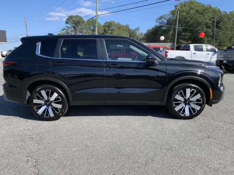 Photos of 2025 Mitsubishi Outlander SE for sale in Canton, GA at Cherokee Mitsubishi