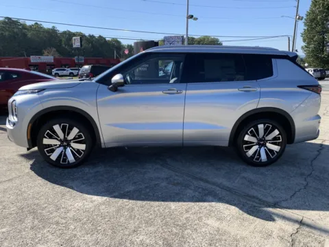 More photos of 2025 Mitsubishi Outlander SEL at Cherokee Mitsubishi, GA