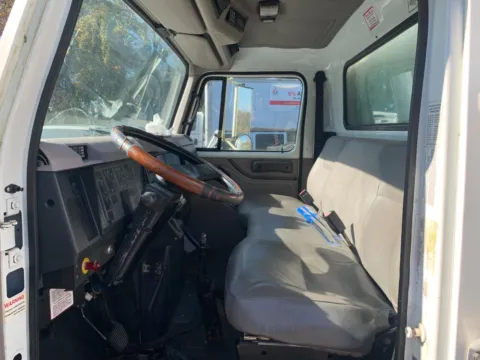 More photos of 1999 INTERNATIONAL 4700 at Cherokee Mitsubishi, GA