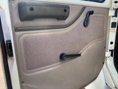 More photos of 1999 INTERNATIONAL 4700 at Cherokee Mitsubishi, GA