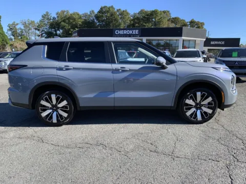 Photos of 2025 Mitsubishi Outlander SE for sale in Canton, GA at Cherokee Mitsubishi