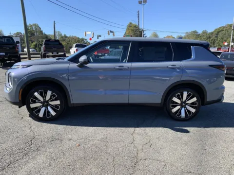 More photos of 2025 Mitsubishi Outlander SE at Cherokee Mitsubishi, GA