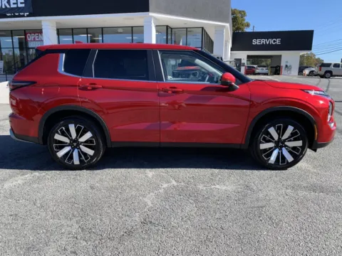 Photos of 2025 Mitsubishi Outlander SE for sale in Canton, GA at Cherokee Mitsubishi