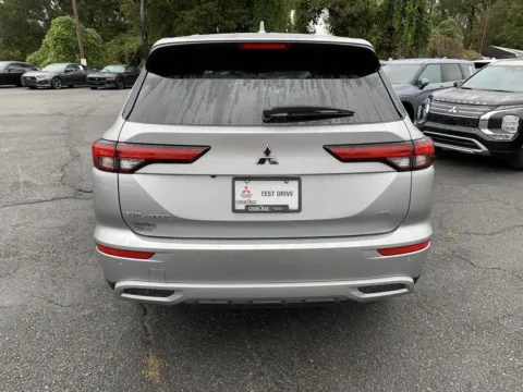More photos of 2023 Mitsubishi Outlander SE at Cherokee Mitsubishi, GA