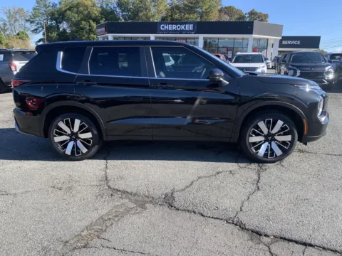 Photos of 2025 Mitsubishi Outlander SE for sale in Canton, GA at Cherokee Mitsubishi