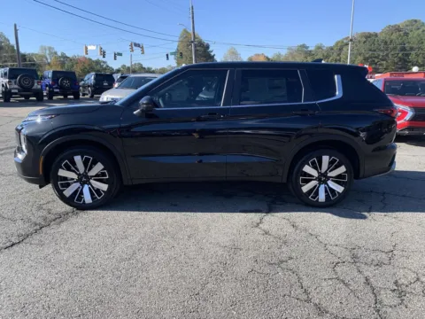 More photos of 2025 Mitsubishi Outlander SE at Cherokee Mitsubishi, GA