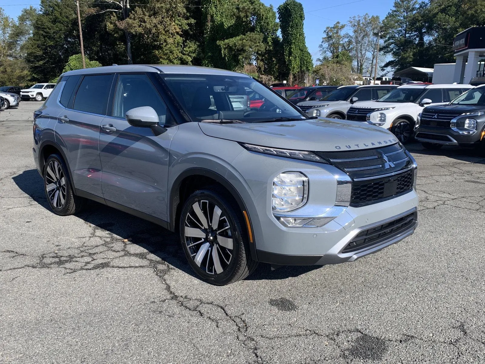 Gray 2025 Mitsubishi Outlander SE for sale in Canton, GA