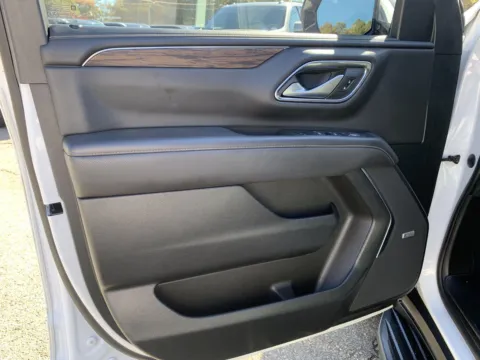 More photos of 2022 Chevrolet Suburban Premier at Cherokee Mitsubishi, GA