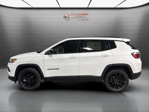 More photos of 2026 Jeep Compass Latitude Altitude at Dave Warren Chrysler Dodge Jeep Ram, NY