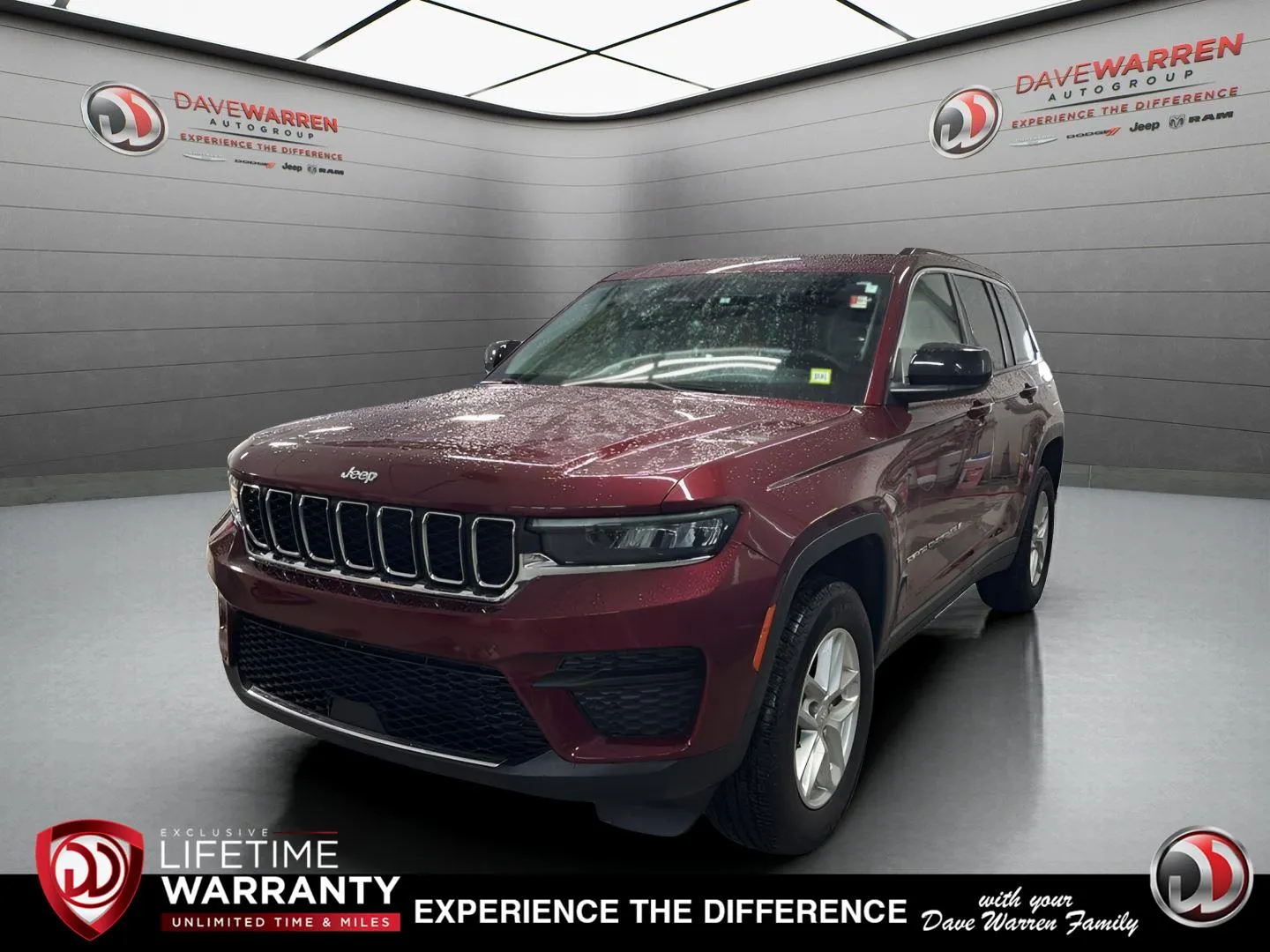 2023 Jeep Grand Cherokee Laredo's photo
