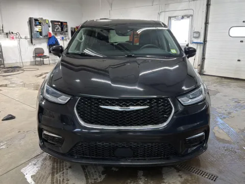 More photos of 2023 Chrysler Pacifica Touring L at Dave Warren Chrysler Dodge Jeep Ram, NY